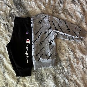 SOLD ❤️ Champion Sweatsuit (boys) 12 month